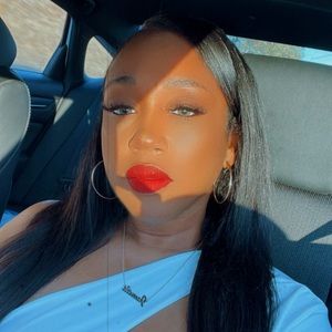 Meet your Posher, Jamila